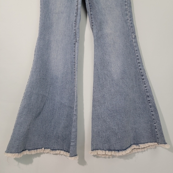 Jardin By Macris Women's Bell Bottom Raw Hem High-Rise Rock & Roll Jeans Size L - Picture 3 of 10